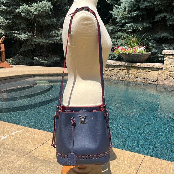 Louis Vuitton Lockme Braided Bucket Bag - Picture 6 of 17